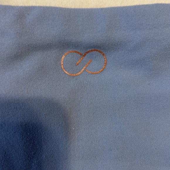 2 Carrie underwood workout leggings/capris - Picture 4 of 7